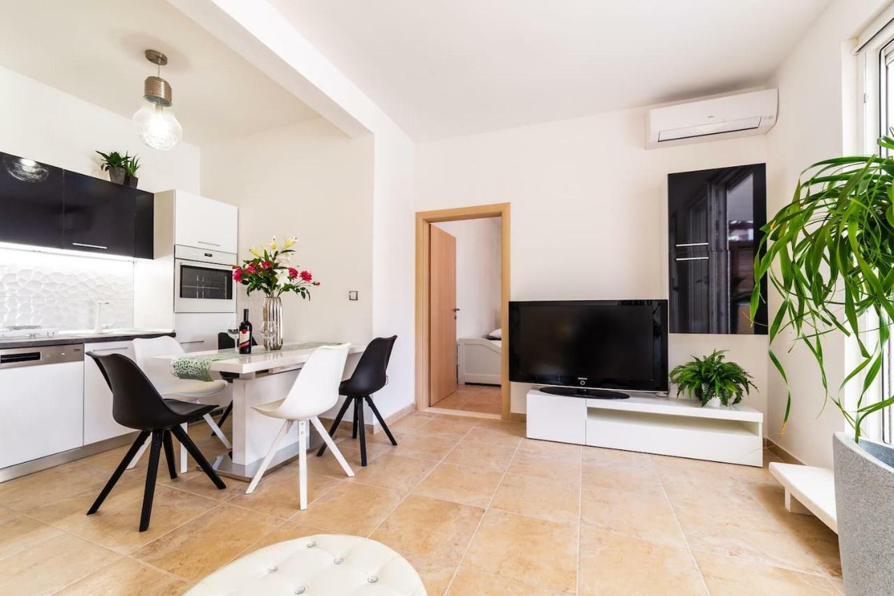 Ln New Apartment Сплит Экстерьер фото